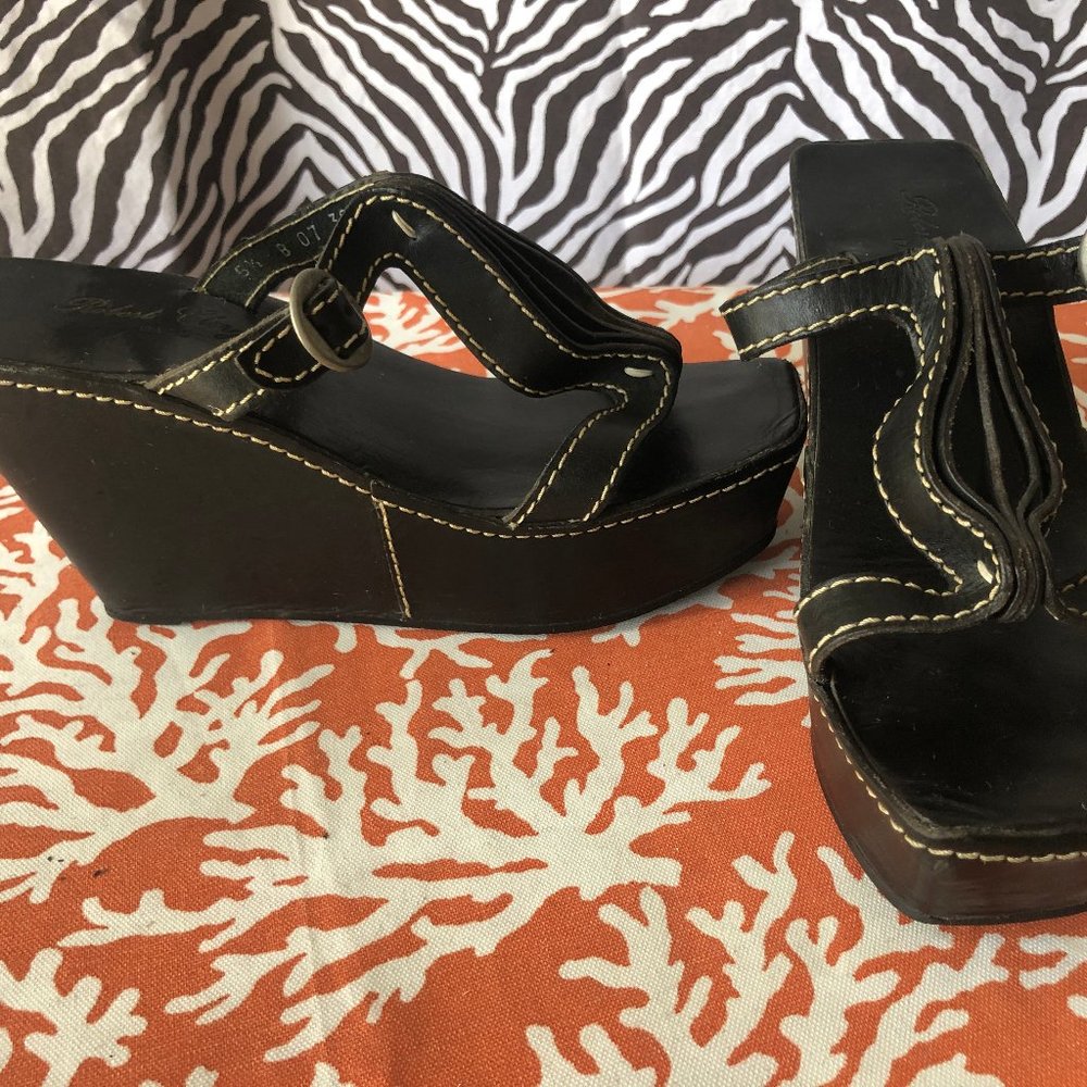 Robert Clergerie black leather slip on platforms sandals